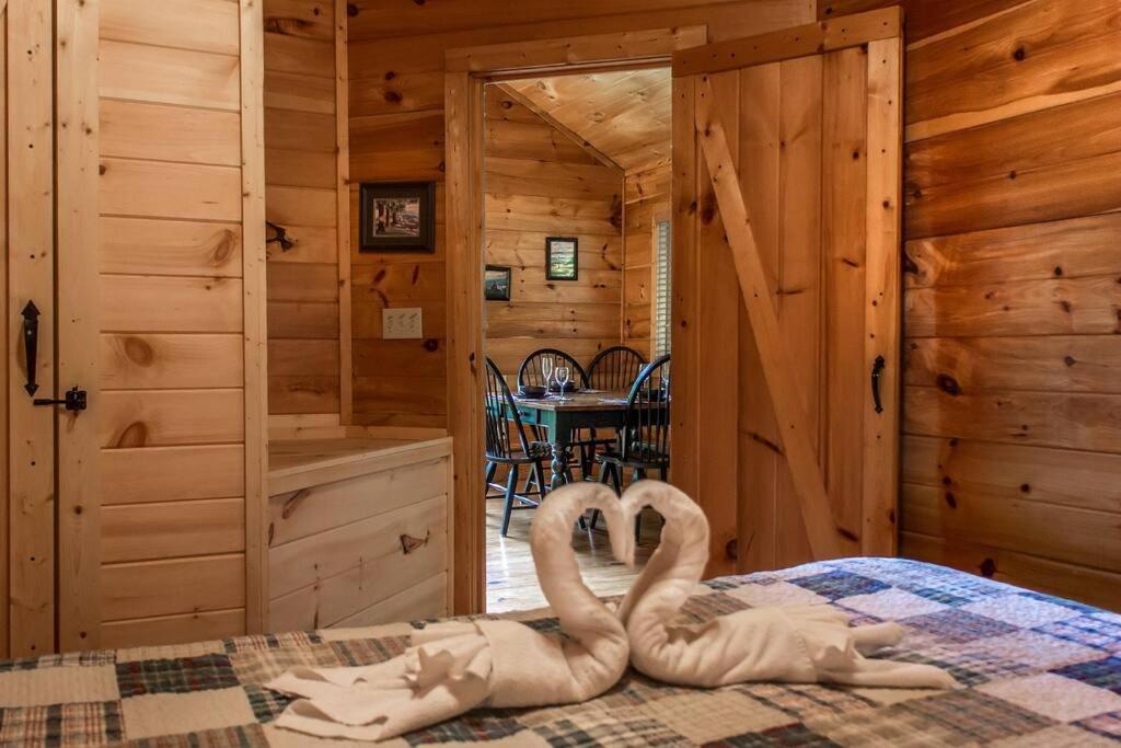 Holly Tree Hideaway - Semi Secluded Mtn Setting Villa Sevierville Eksteriør billede