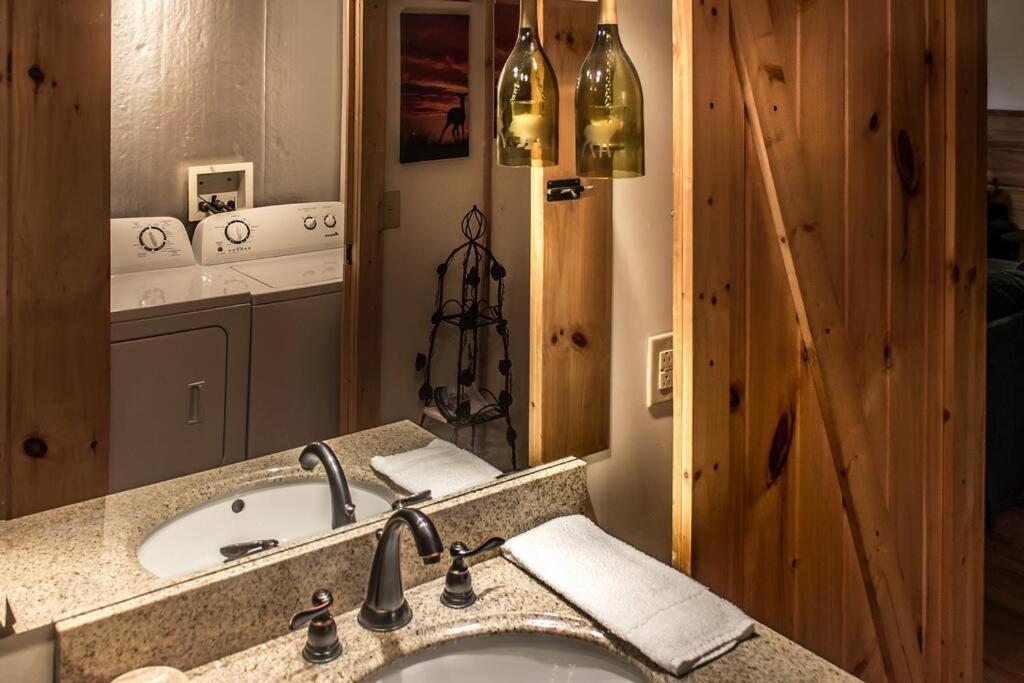 Holly Tree Hideaway - Semi Secluded Mtn Setting Villa Sevierville Eksteriør billede
