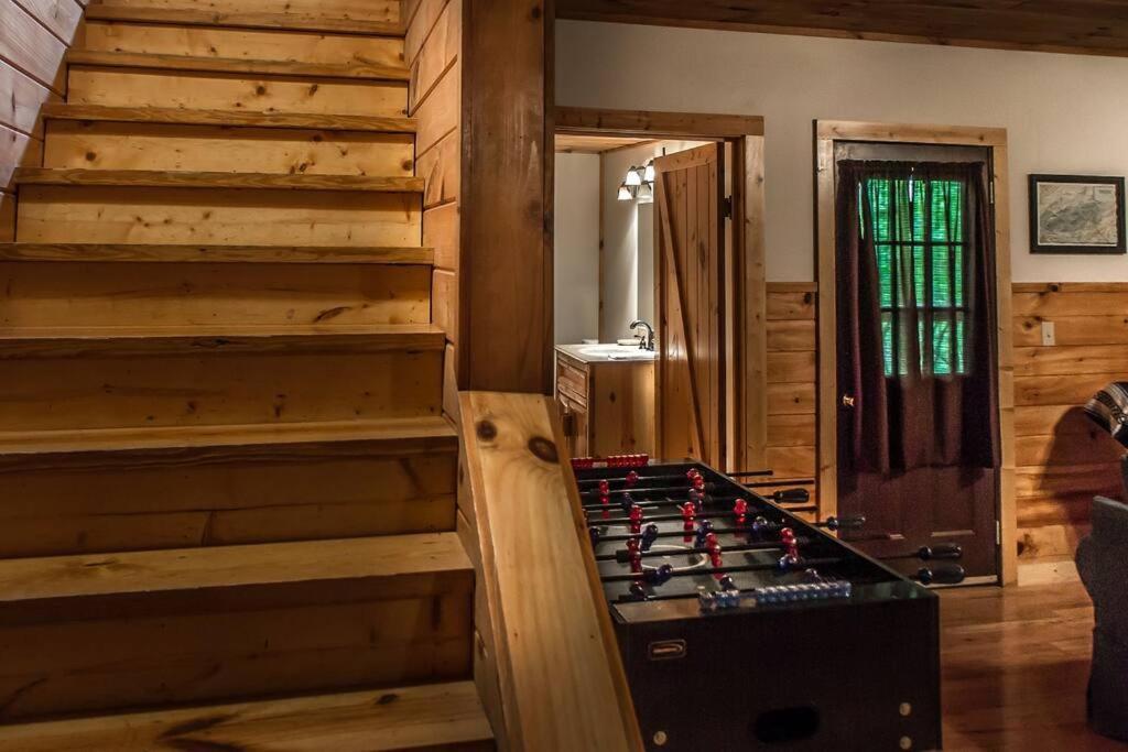 Holly Tree Hideaway - Semi Secluded Mtn Setting Villa Sevierville Eksteriør billede