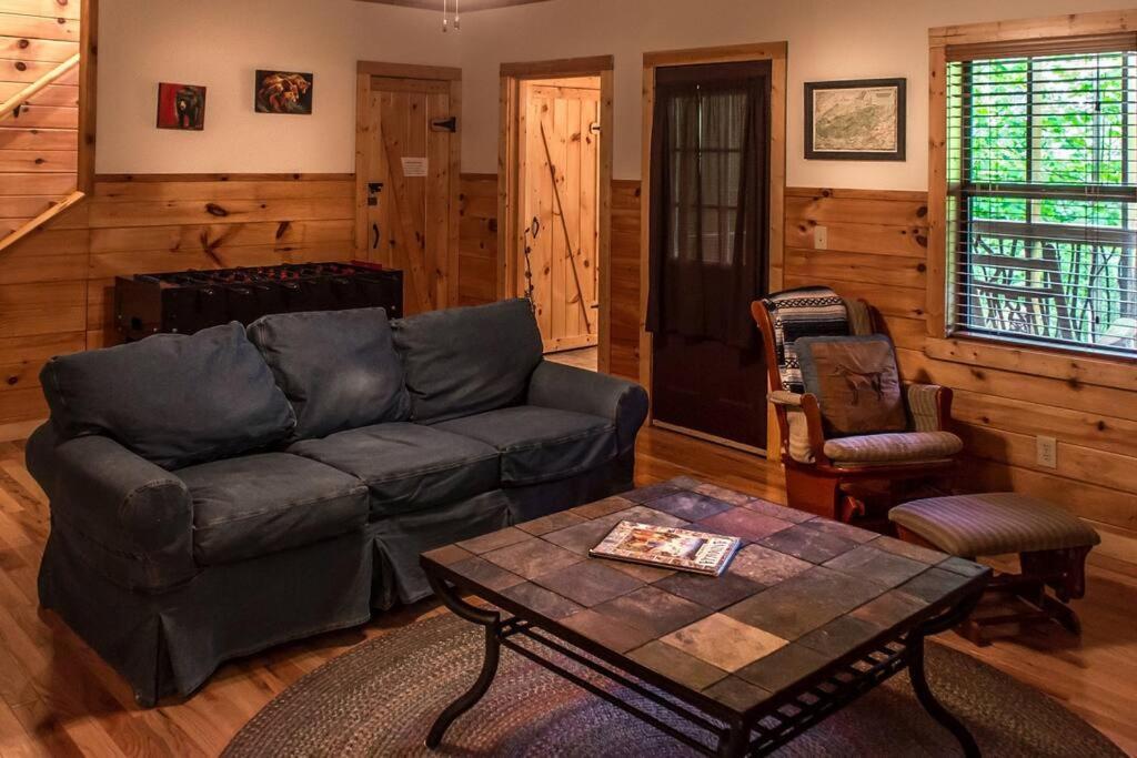 Holly Tree Hideaway - Semi Secluded Mtn Setting Villa Sevierville Eksteriør billede