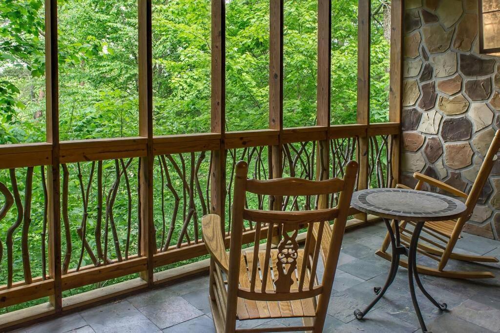 Holly Tree Hideaway - Semi Secluded Mtn Setting Villa Sevierville Eksteriør billede