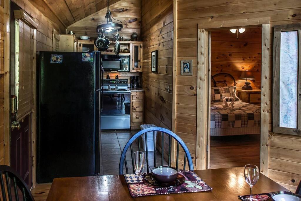 Holly Tree Hideaway - Semi Secluded Mtn Setting Villa Sevierville Eksteriør billede